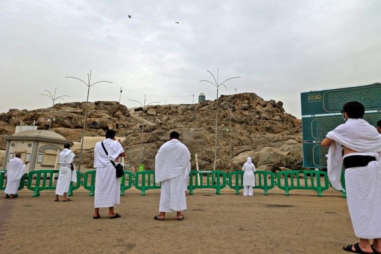 Les pèlerins se sont rendus au mont Arafat - après la prière du Fajr -
