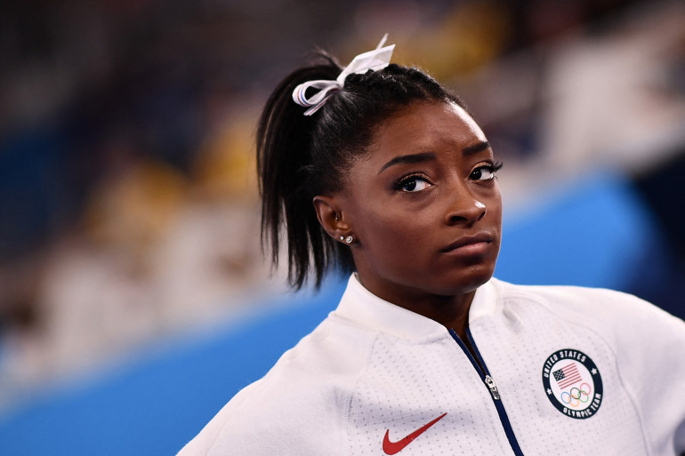 La légende de la gymnastique américaine Biles se retire des compétitions par équipes aux Jeux olympiques de Tokyo