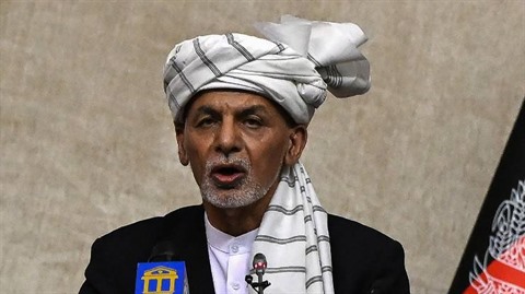 Les Émirats arabes unis accueillent le président afghan, Ghani