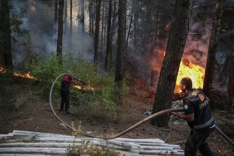 Turquie: les incendies de forêt font plusieurs morts et blessés