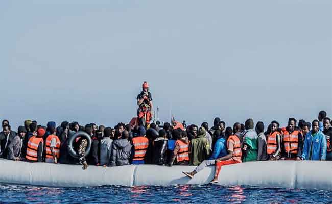 Plus de 700 migrants secourus durant le week-end en Méditerranée par plusieurs navires