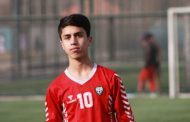 Un footballeur afghan meurt après être tombé d'un avion américain