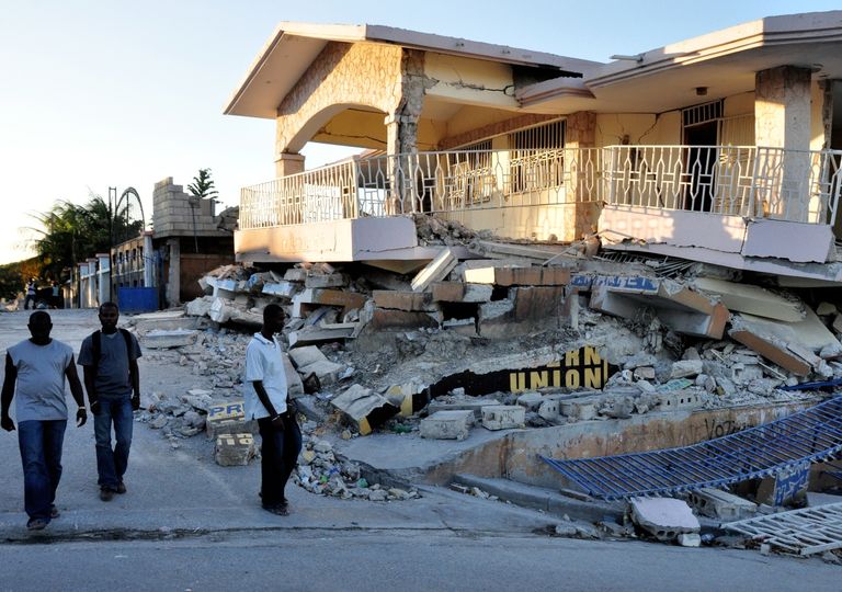 Séisme en Haïti : la tempête tropicale Grace entrave les secours