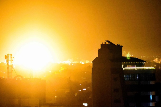 Bande de Gaza : les attaques par missiles entre le Hamas et Israël continuent pour la 3 ème nuit consécutive