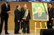 Comment l'ancien président Bouteflika a régné l’Algérie avec son portrait pendant des années ?