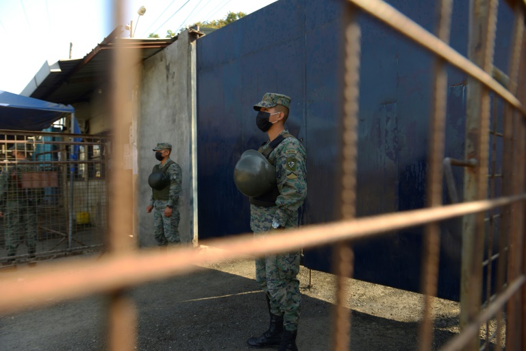 Grenades et décapitations dans une guérilla qui a fait des dizaines de morts dans une prison équatorienne