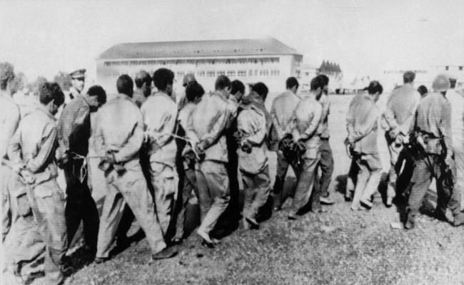 Le jour où 5 000 soldats algériens, victimes de la guerre des sables ont été enterrés dans un cimetière inconnu