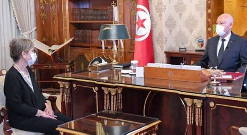 Le président tunisien nomme une femme à la tête du gouvernement