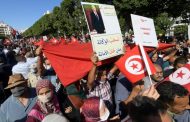 Des milliers de tunisiens manifestent contre le président kais Saied