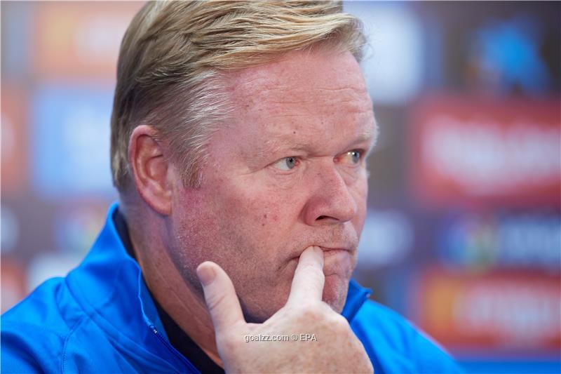 Des fans de Barcelone en colère attaquent Koeman