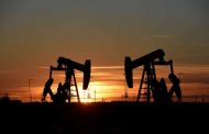 Les prix du pétrole ont chuté mardi en raison d'indications croissantes de la libération de réserves d'urgence