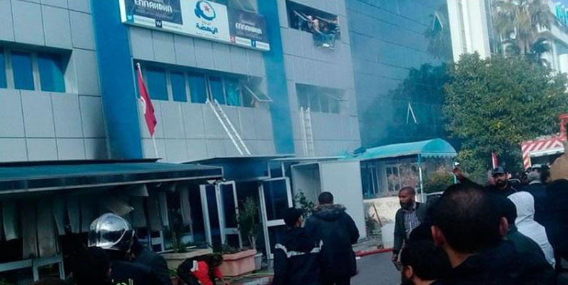 Tunisie : Le vice-président du mouvement, Ali Laaryadh du mouvement d’Ennahdha a été blessé après qu'un incendie s'est déclaré dans le bâtiment du siège