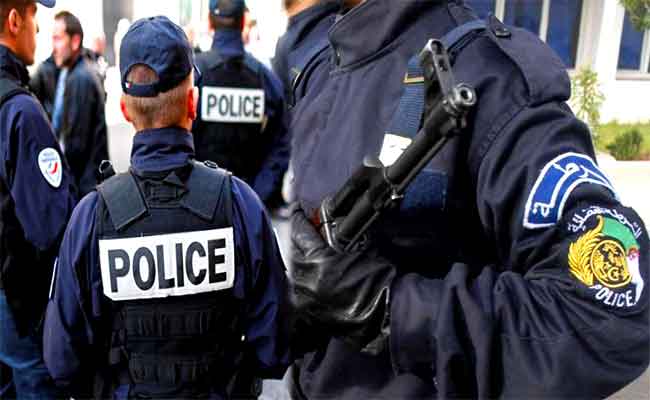 Deux individus arrêtés et 274 faux billets d’une valeur de 548.000 DA récupérés par la police d’Oum El Bouaghi