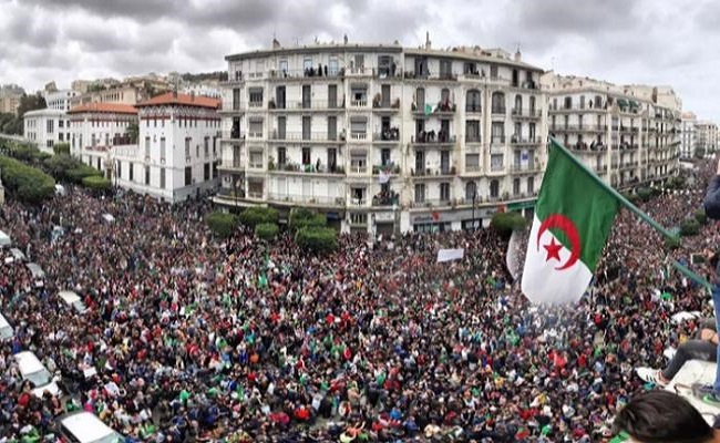 Pour que la révolution réussisse en Algérie, les libéraux de l'armée doivent s'unir au peuple