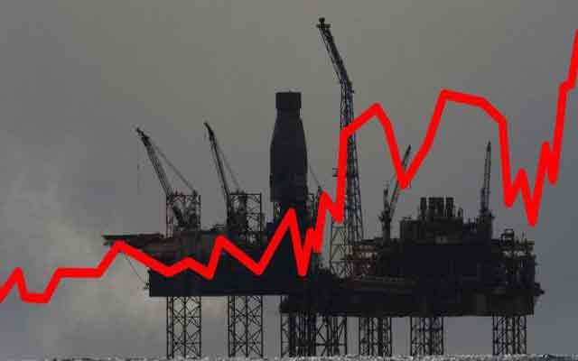 La tendance haussière du pétrole s'est accélérée lundi