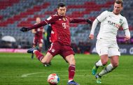 Lewandowski marque 20e but mais le leader Bayern battu par Gladbach