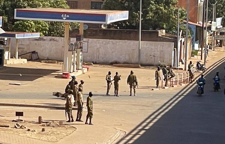 Burkina Faso : entre attaques présumées et manifestations