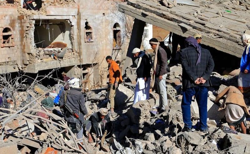 Yémen: la coalition attaque Sanaa, au moins 14 morts