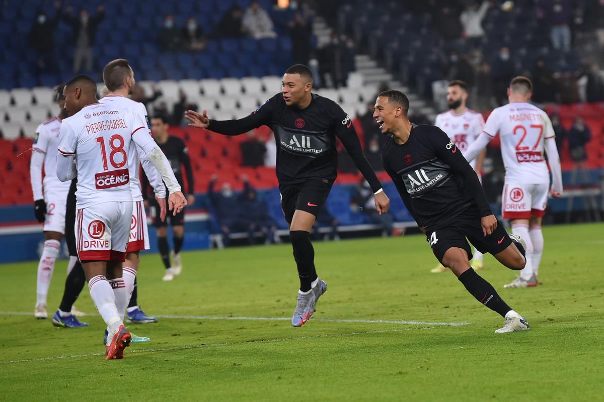 Le Paris St-Germain bat Brest avec 2 buts à 0