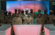 Burkina Faso: l'armée confirme le putsch