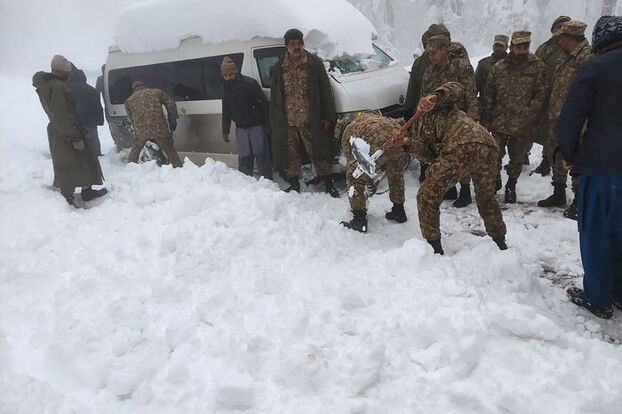 21 morts dans des embouteillages sur une route enneigée dans le nord du Pakistan