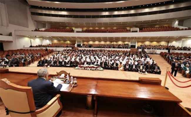 Le nouveau parlement irakien tient sa première session