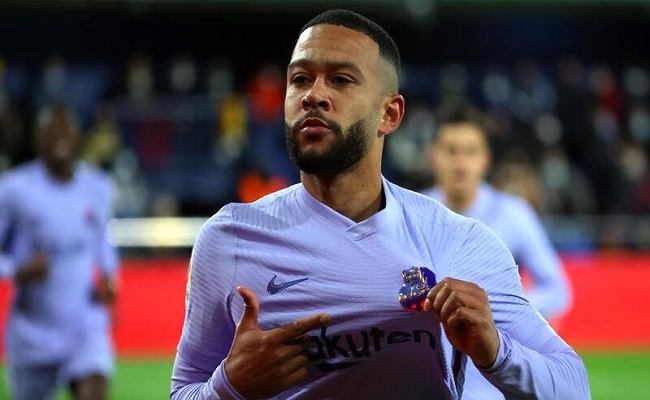 Le Paris Saint-Germain va signer Depay de Barcelone