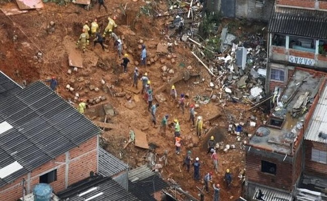 Brésil Au moins 18 morts dans des glissements de terrain et des inondations