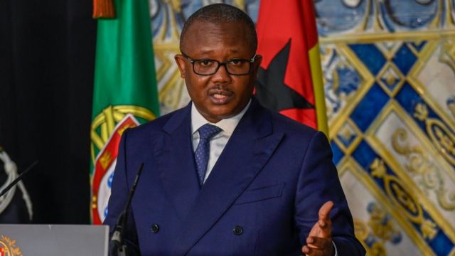 Le président de la Guinée-Bissau déclare avoir survécu à une tentative de coup d'État meurtrière et la situation est 