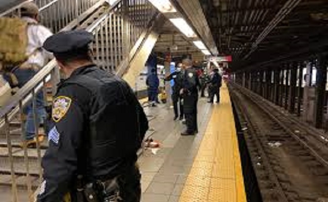 Attaque d’un métro à destination de Manhattan à New York