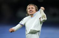 Malgré des offres alléchantes, Modric préfère rester à Madrid...