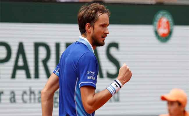 Medvedev atteint la troisième manche à Roland Garros...