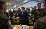 Macron : le président de l'Ukraine doit parler à la Russie