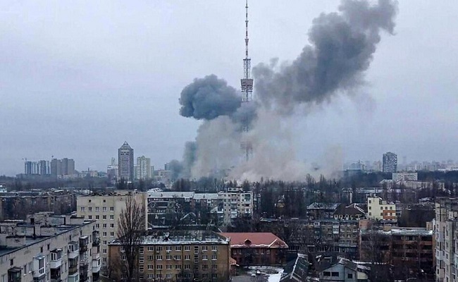 Des missiles russes bombardent un centre commercial avec plus de 1 000 personnes dans le centre de l'Ukraine