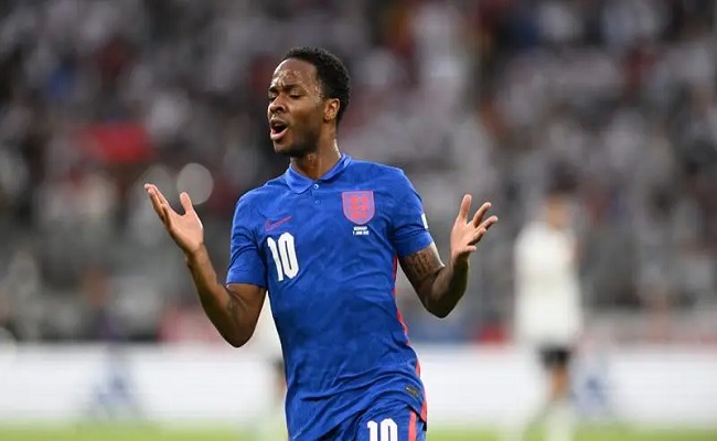 Sterling ignore les offres  des grands clubs