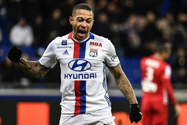 Le Paris Saint-Germain va signer Depay de Barcelone