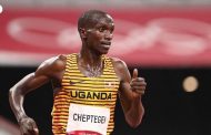 L'Ougandais Joshua Cheptegei remporte l'or du 10 000 m masculin aux Championnats du monde