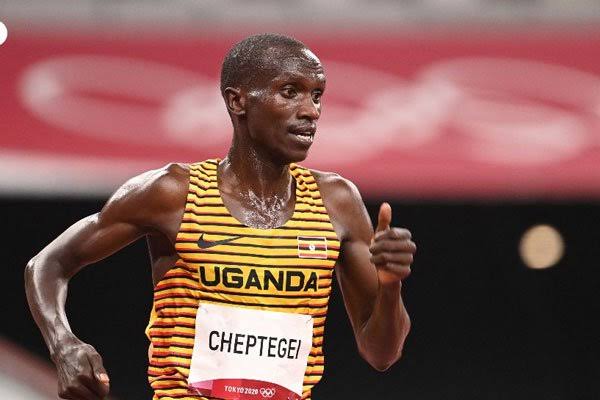 L'Ougandais Joshua Cheptegei remporte l'or du 10 000 m masculin aux Championnats du monde