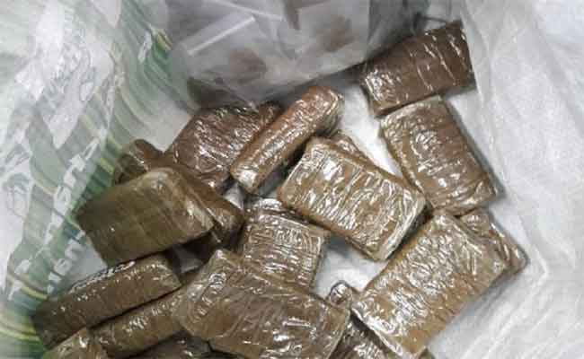 Trafic de drogue : quatre trafiquants arrêtés et plus de 70 kg de cannabis saisis par la police de Dar el Beida