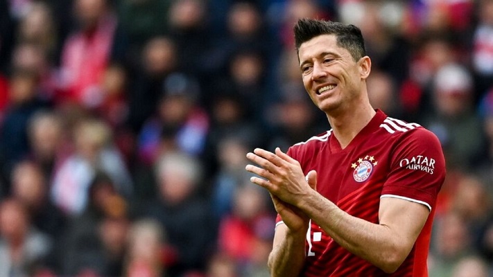 Barcelone signe le contrat Lewandowski pour quatre saisons...