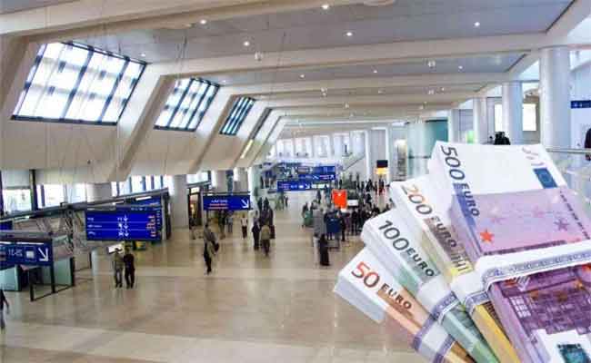 La PAF saisit 72 500 euros sur un passager à l’Aéroport d’Alger