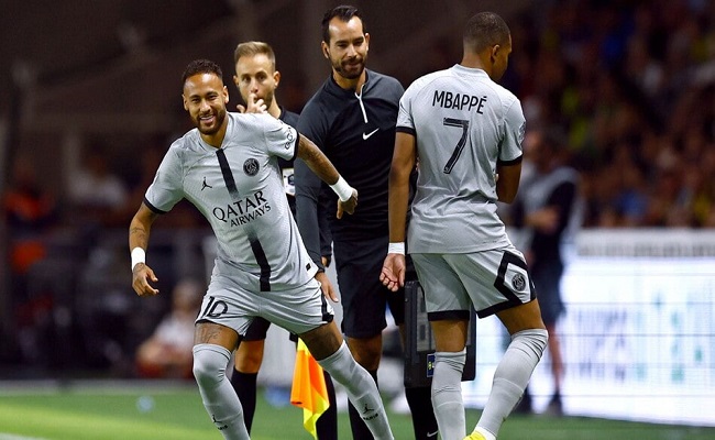 Le trio offensif du Paris Saint-Germain sur le banc...