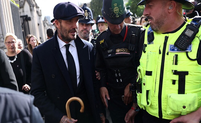 David Beckham fait la queue pendant plus de 13 heures pour un dernier aperçu du cercueil de la reine Elizabeth II