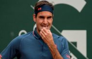 Tennis: Roger Federer donne un signe de son retour au tennis après une longue hésitation