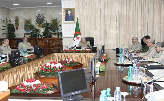 MDN : Installation du Général Abdelaziz Nouiouet Chouiter , nouveau Directeur central de la sécurité de l’armée