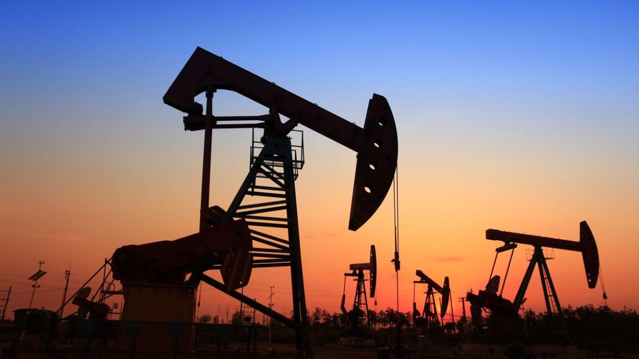 Les prix du pétrole chutent au milieu des craintes d'une récession et de nouvelles flambées de COVID en Chine