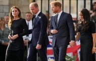 William et Harry s'échangent des cadeaux de Noël