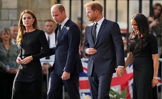 William et Harry s'échangent des cadeaux de Noël