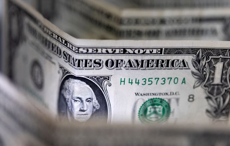 Le dollar bondit au plus haut niveau en une semaine