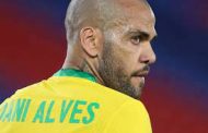 Le juge envoie l'international brésilien Dani Alves en prison